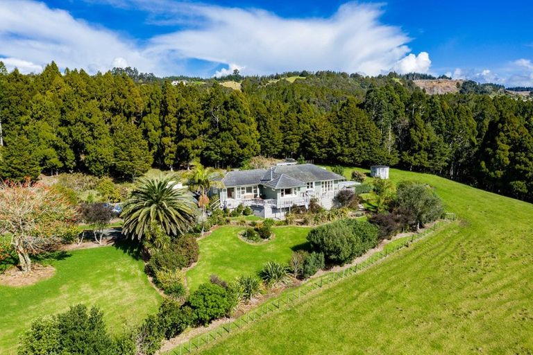 Photo of property in 122 Massey Road, Waipu, 0582