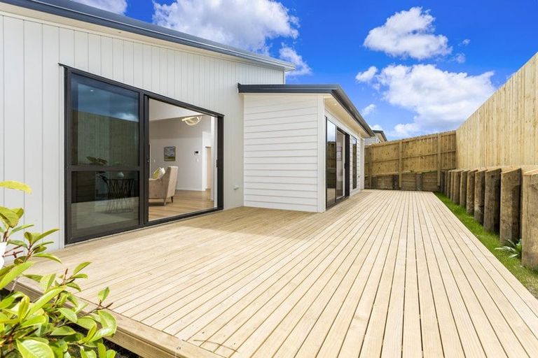 Photo of property in 35 Pinecrest Drive, Gulf Harbour, Whangaparaoa, 0930