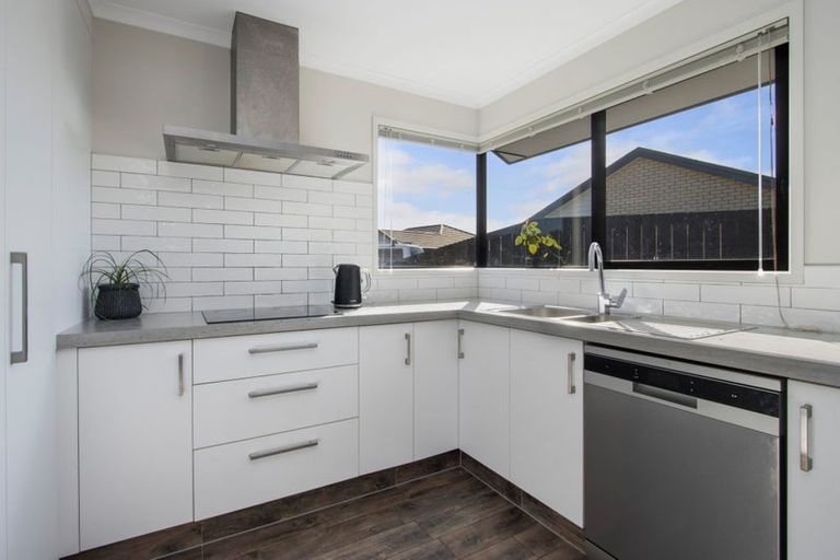 Photo of property in 16 Eastbank Drive, Katikati, 3129