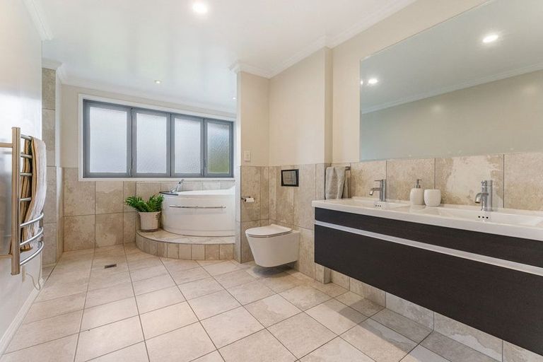 Photo of property in 28 Garvan Glen, Pyes Pa, Tauranga, 3112