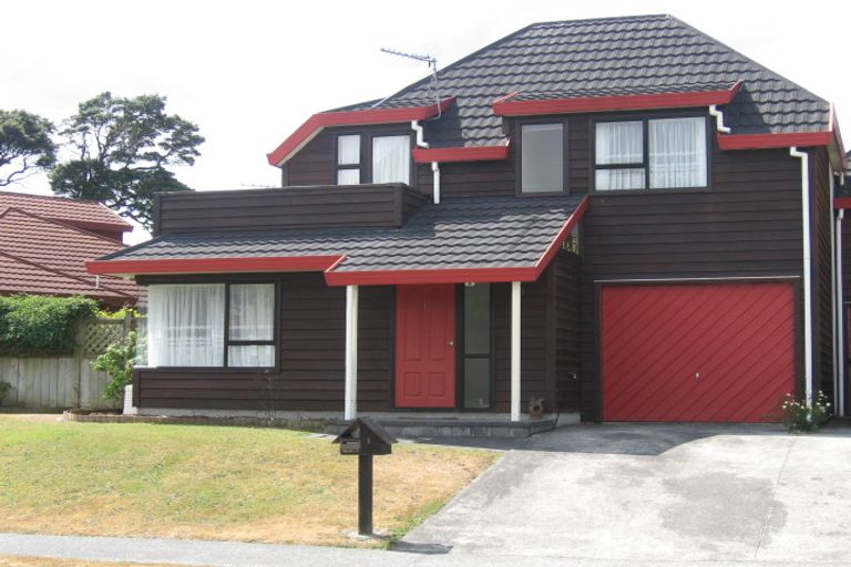 Photo of property in 1 Kingfisher Close, Brown Owl, Upper Hutt, 5018