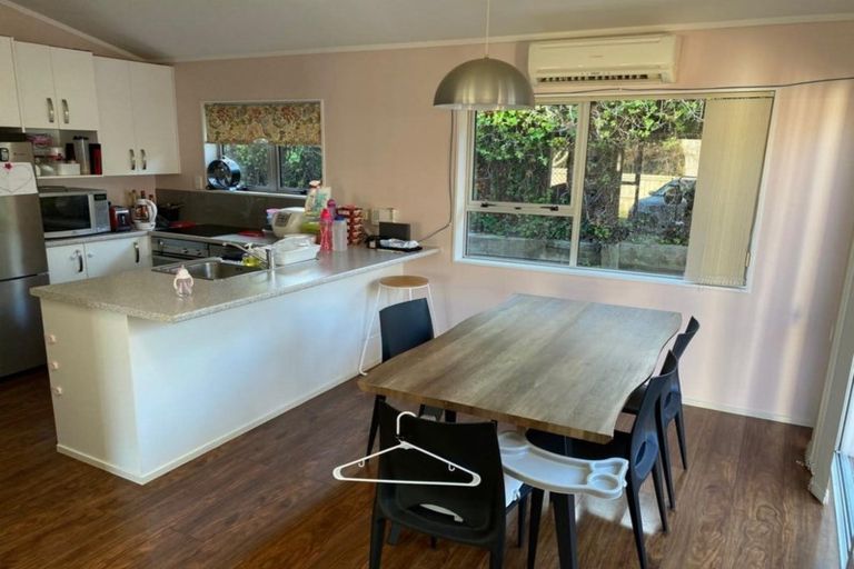 Photo of property in 1/106 Prince Regent Drive, Half Moon Bay, Auckland, 2012