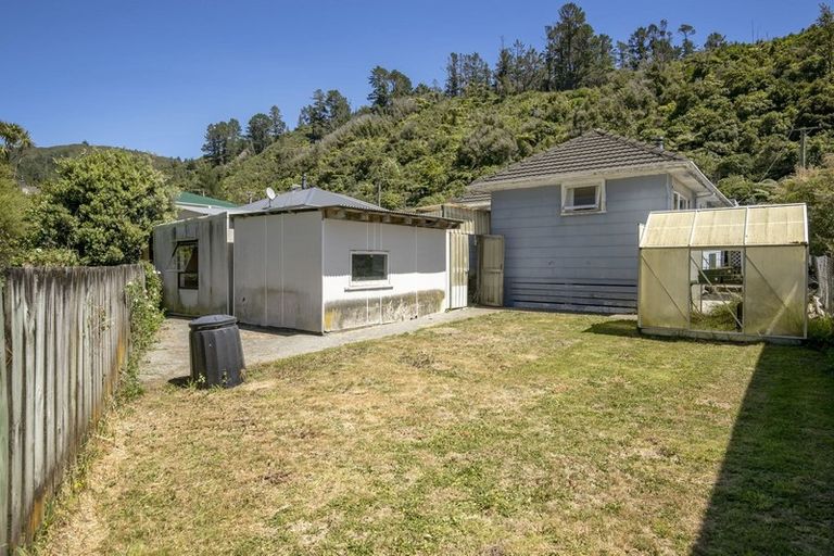 Photo of property in 19 Sunny Grove, Wainuiomata, Lower Hutt, 5014