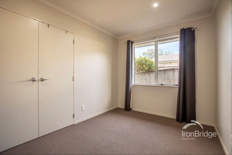 Photo of property in 31 Mcewen Crescent, Riverstone Terraces, Upper Hutt, 5018