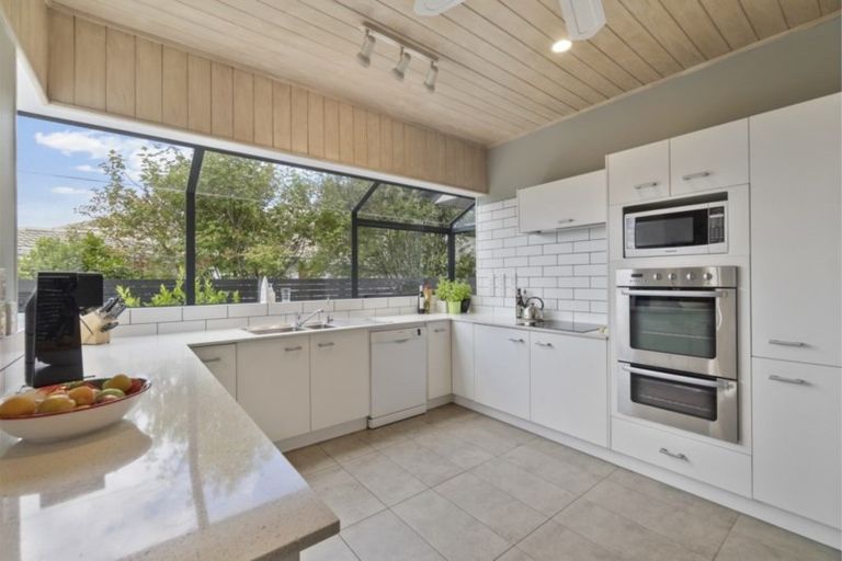 Photo of property in 16 Minchin Crescent, St Andrews, Hamilton, 3200