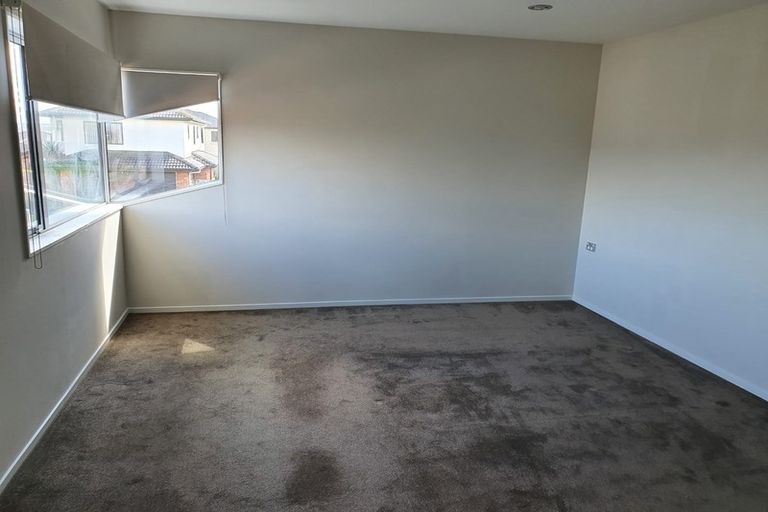 Photo of property in 65 Kirikiri Drive, Papakura, 2110
