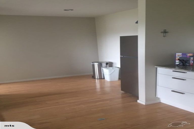 Photo of property in 20 Harrowglen Drive, Northcross, Auckland, 0632