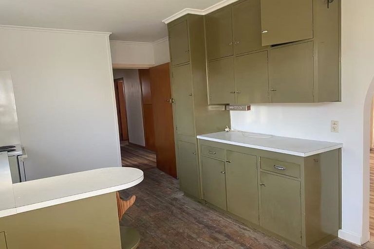 Photo of property in 7 Abbotleigh Avenue, Te Atatu Peninsula, Auckland, 0610