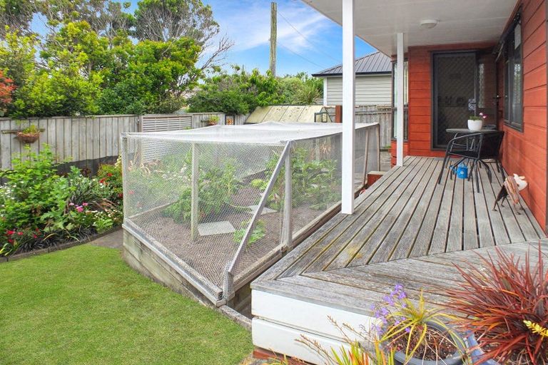 Photo of property in 4 Malthus Place, Foxton Beach, Foxton, 4815