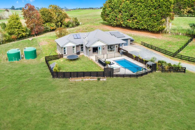 Photo of property in 317 Glenbrook Road, Kingseat, Pukekohe, 2679