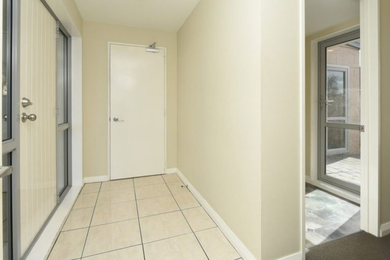 Photo of property in 8 Broadbent Street, Riccarton, Christchurch, 8041