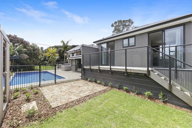 Photo of property in 35 Rock Isle Road, Torbay, Auckland, 0630