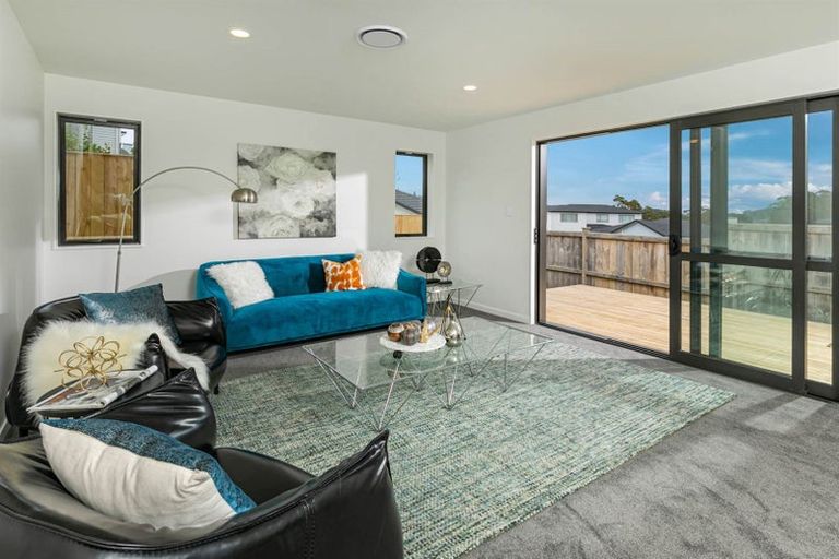 Photo of property in 19 Tautoru Avenue, Orewa, 0931