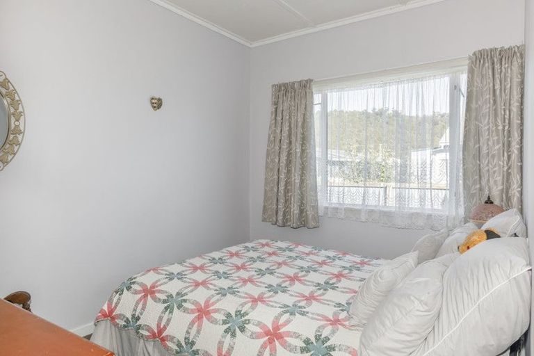 Photo of property in 2 Curtis Street, Hector, 7822