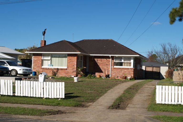 Photo of property in 15 Hokianga Street, Mangere East, Auckland, 2024