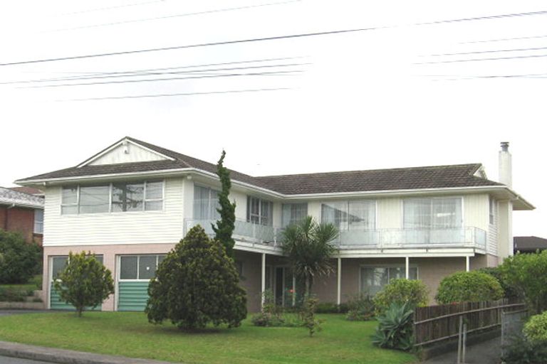 Photo of property in 166 Royal Road, Massey, Auckland, 0614