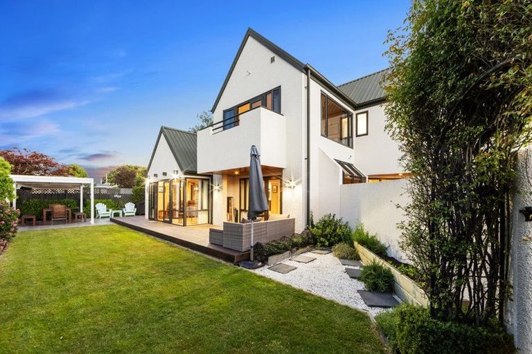 Photo of property in 11 Harlech Mews, Avonhead, Christchurch, 8042