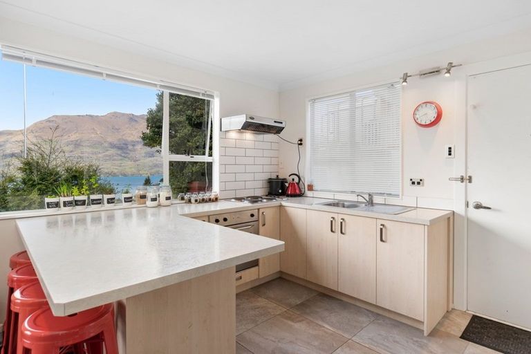 Photo of property in 59a-b Wynyard Crescent, Fernhill, Queenstown, 9300
