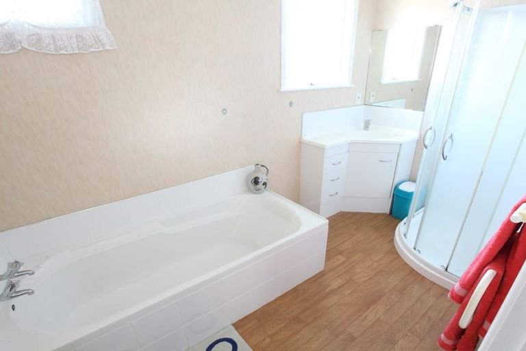 Photo of property in 14 Challinor Street, Pakuranga, Auckland, 2010