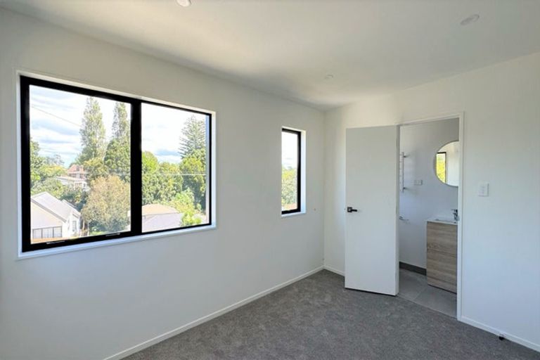 Photo of property in 133 Lancaster Road, Beach Haven, Auckland, 0626