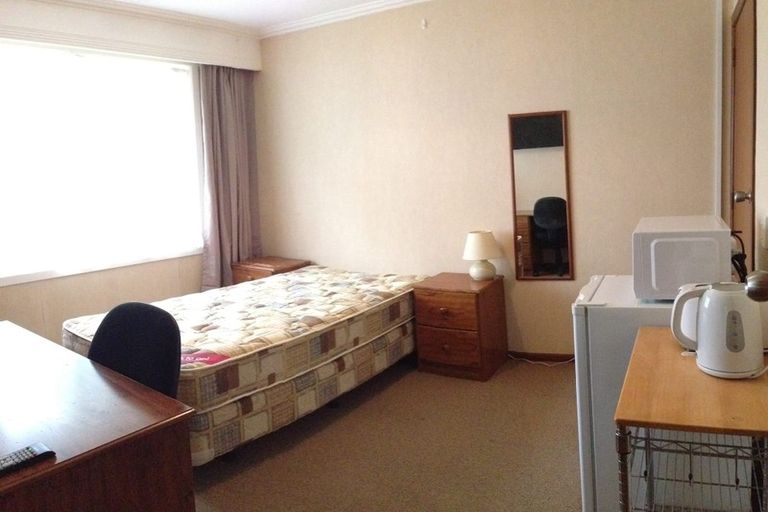 Photo of property in 52c Royal Terrace, Dunedin Central, Dunedin, 9016