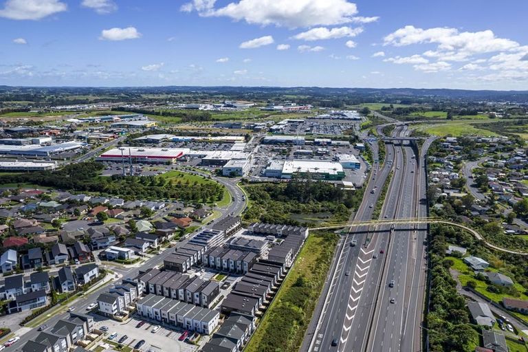 Photo of property in 35/28 Westgate Drive, Westgate, Auckland, 0614