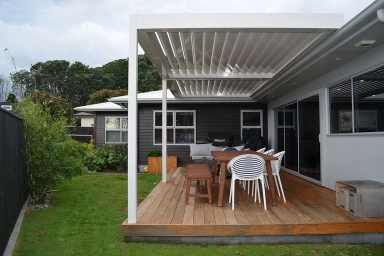 Photo of property in 109a Wairau Road, Oakura, 4314