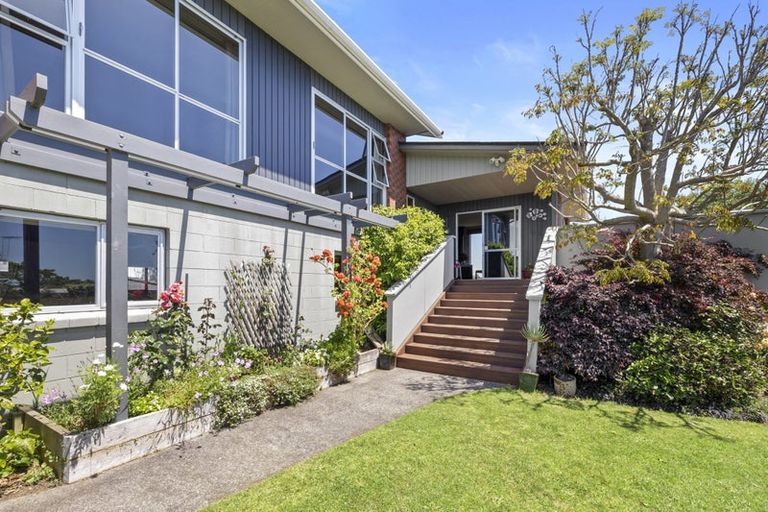 Photo of property in 49 Truby King Street, Merrilands, New Plymouth, 4312