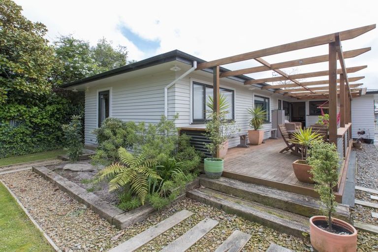 Photo of property in 55 Abraham Crescent, Milson, Palmerston North, 4414