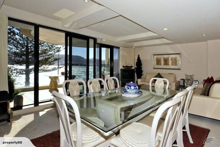 Photo of property in 9/310 Oriental Parade, Oriental Bay, Wellington, 6011