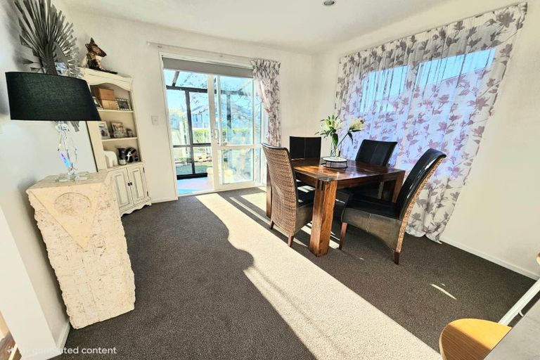 Photo of property in 32 Whakatipu Street, Pegasus, 7612