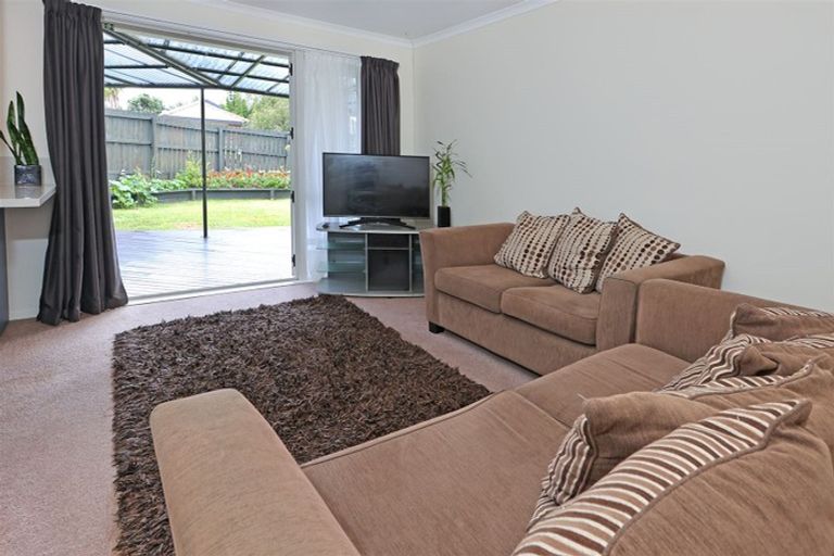 Photo of property in 26 Martin Jugum Lane, Ranui, Auckland, 0612