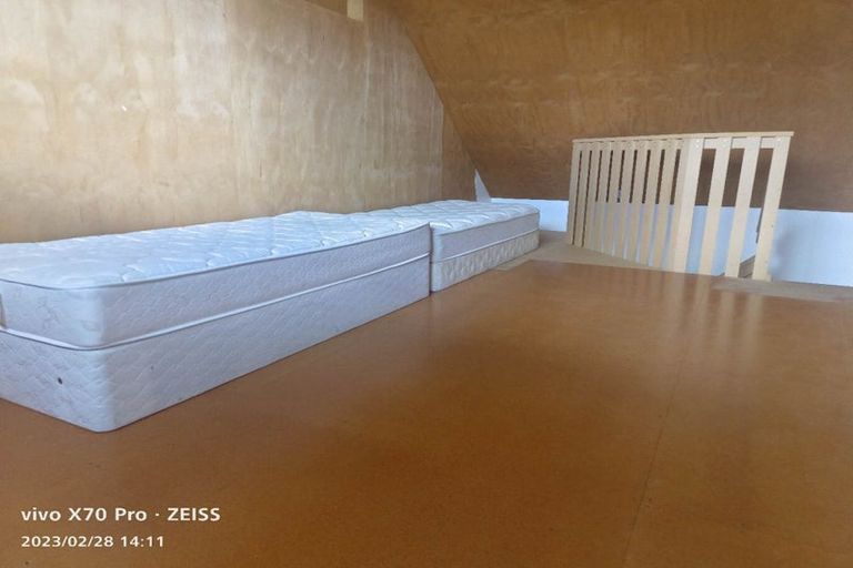 Photo of property in 37 Pitt Road, Runciman, Drury, 2578