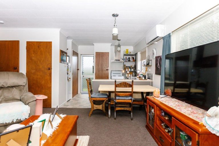 Photo of property in 17 Mccallum Street, Dannevirke, 4930