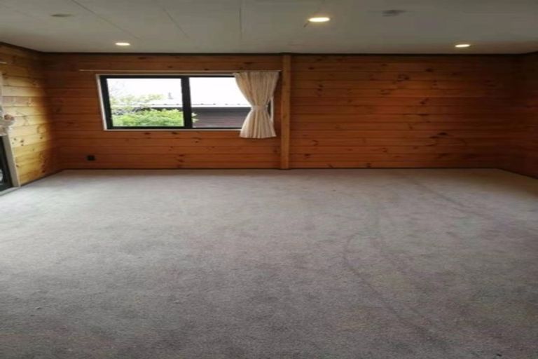 Photo of property in 37 Greenvalley Rise, Glenfield, Auckland, 0629