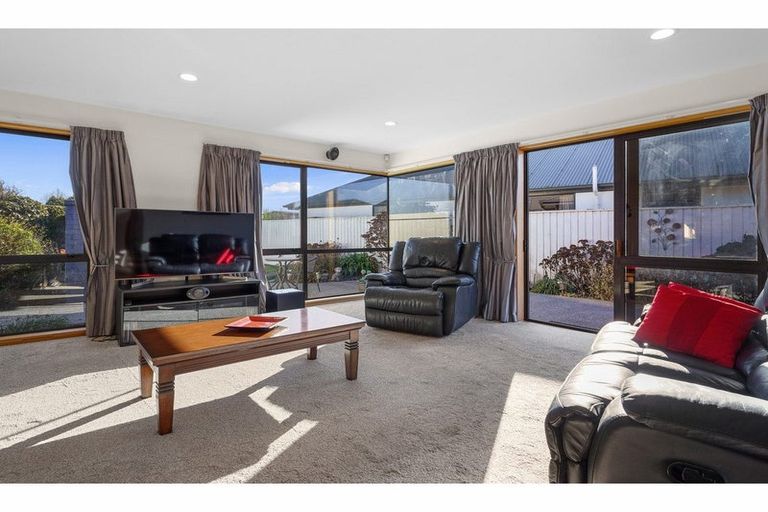 Photo of property in 1 Stanton Place, Woodend, 7610