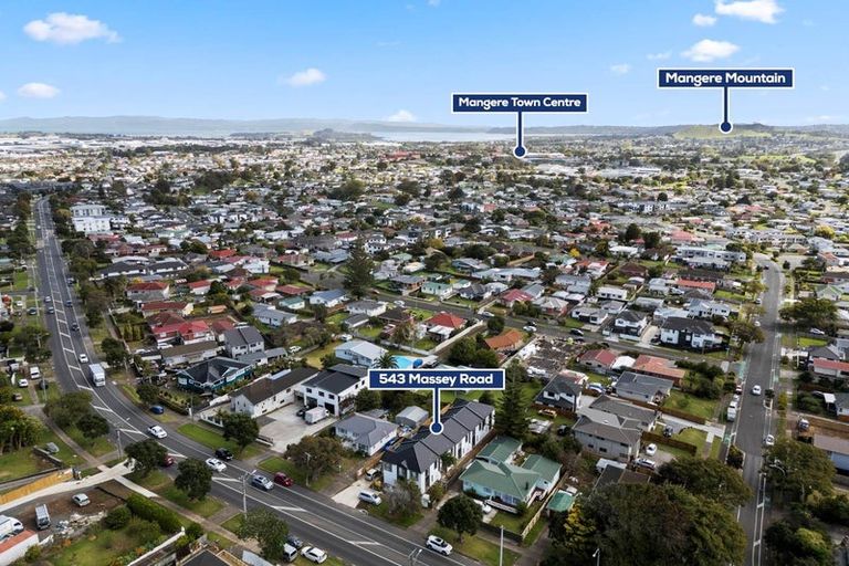 Photo of property in 543b Massey Road, Mangere, Auckland, 2022