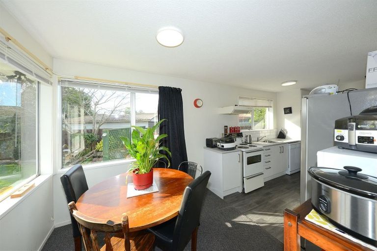 Photo of property in 3 Clivedon Place, Redwood, Christchurch, 8051