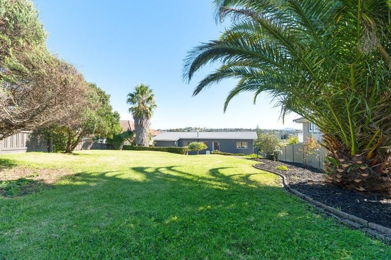 Photo of property in 25 Coates Road, Cockle Bay, Auckland, 2014