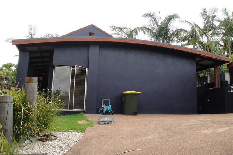 Photo of property in 8 Whitcombe Road, Bucklands Beach, Auckland, 2012