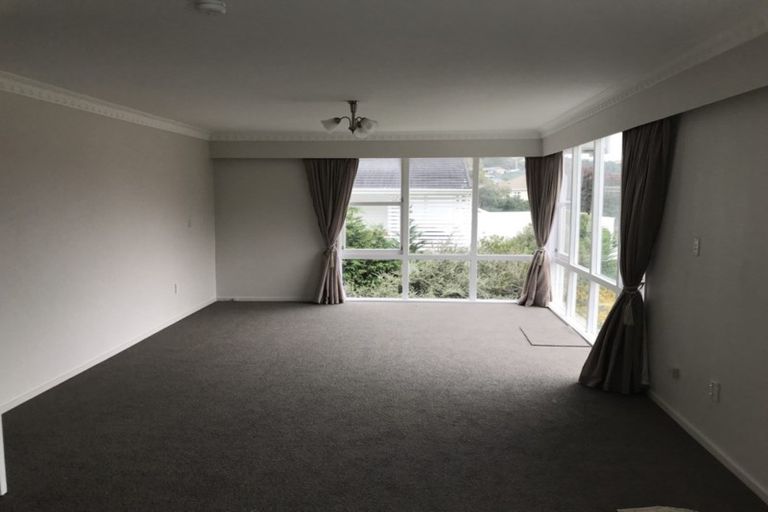 Photo of property in 6 Cherry Grove, Strathmore Park, Wellington, 6022