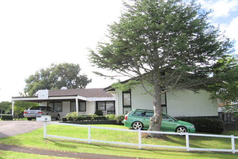 Photo of property in 19 Tyrian Close, Half Moon Bay, Auckland, 2012