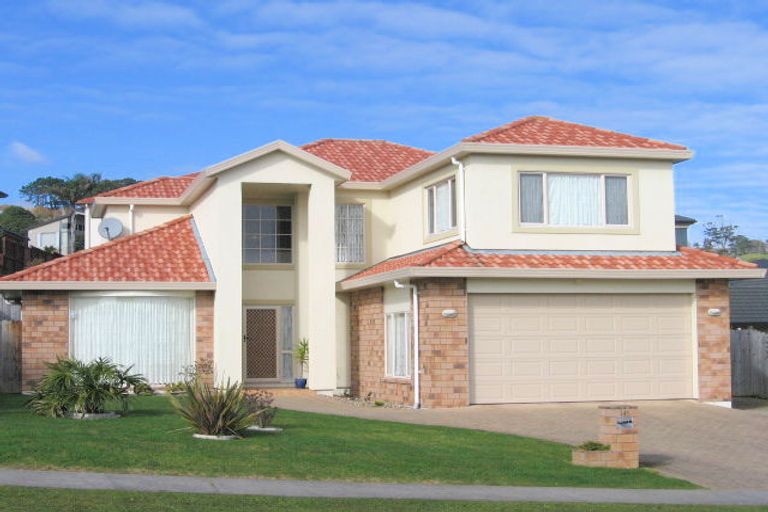 Photo of property in 146 John Brooke Crescent, East Tamaki Heights, Auckland, 2016