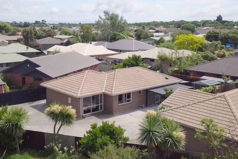 Photo of property in 1/25 Thistledown Place, Woolston, Christchurch, 8062