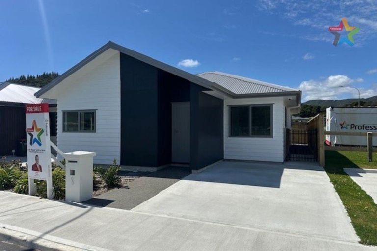 Photo of property in 8 Harry Martin Lane, Wainuiomata, Lower Hutt, 5014