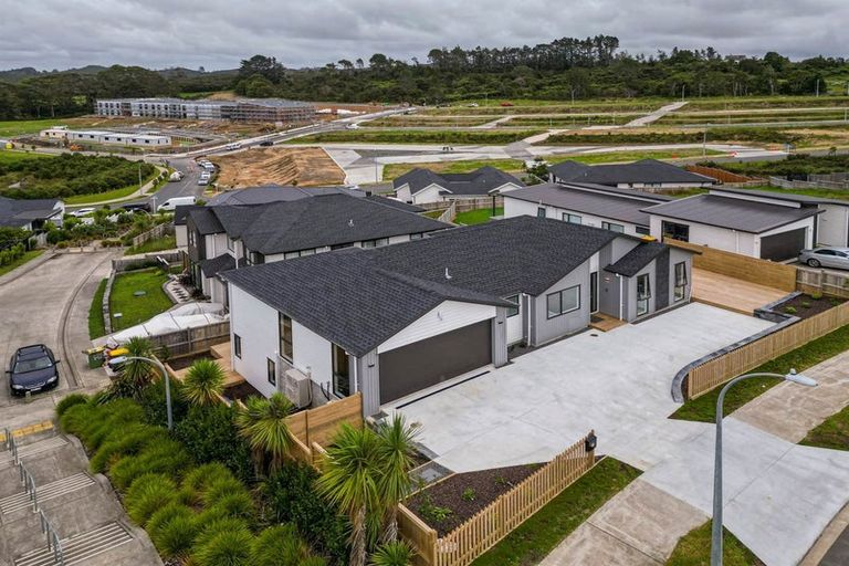 Photo of property in 19 Tautoru Avenue, Orewa, 0931