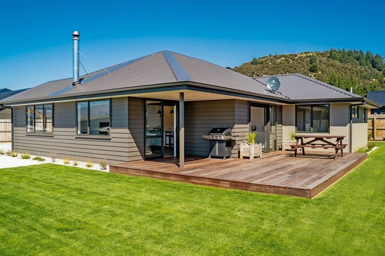 Photo of property in 6 Toru Street, Albert Town, 9305