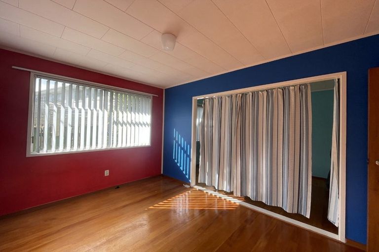 Photo of property in 5 Kapiti Place, Sunnynook, Auckland, 0620