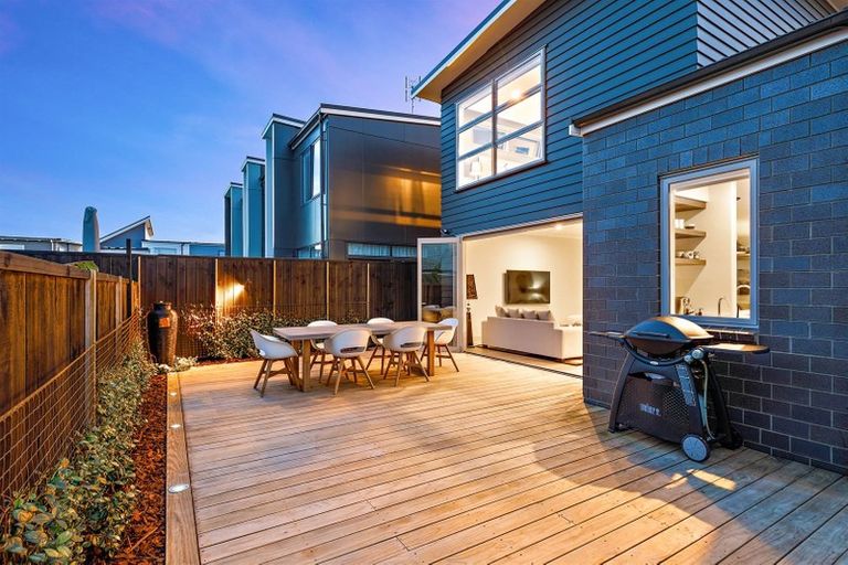 Photo of property in 19 Spotted Dove Road, Hobsonville, Auckland, 0616