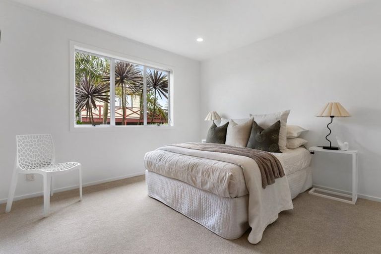 Photo of property in 64 Beach Haven Road, Beach Haven, Auckland, 0626